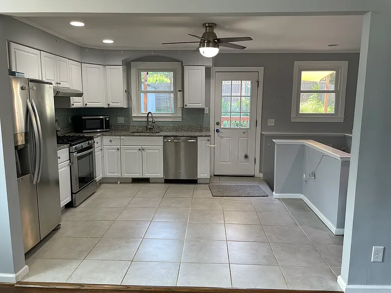 1009 Scott Ave — Photo 10