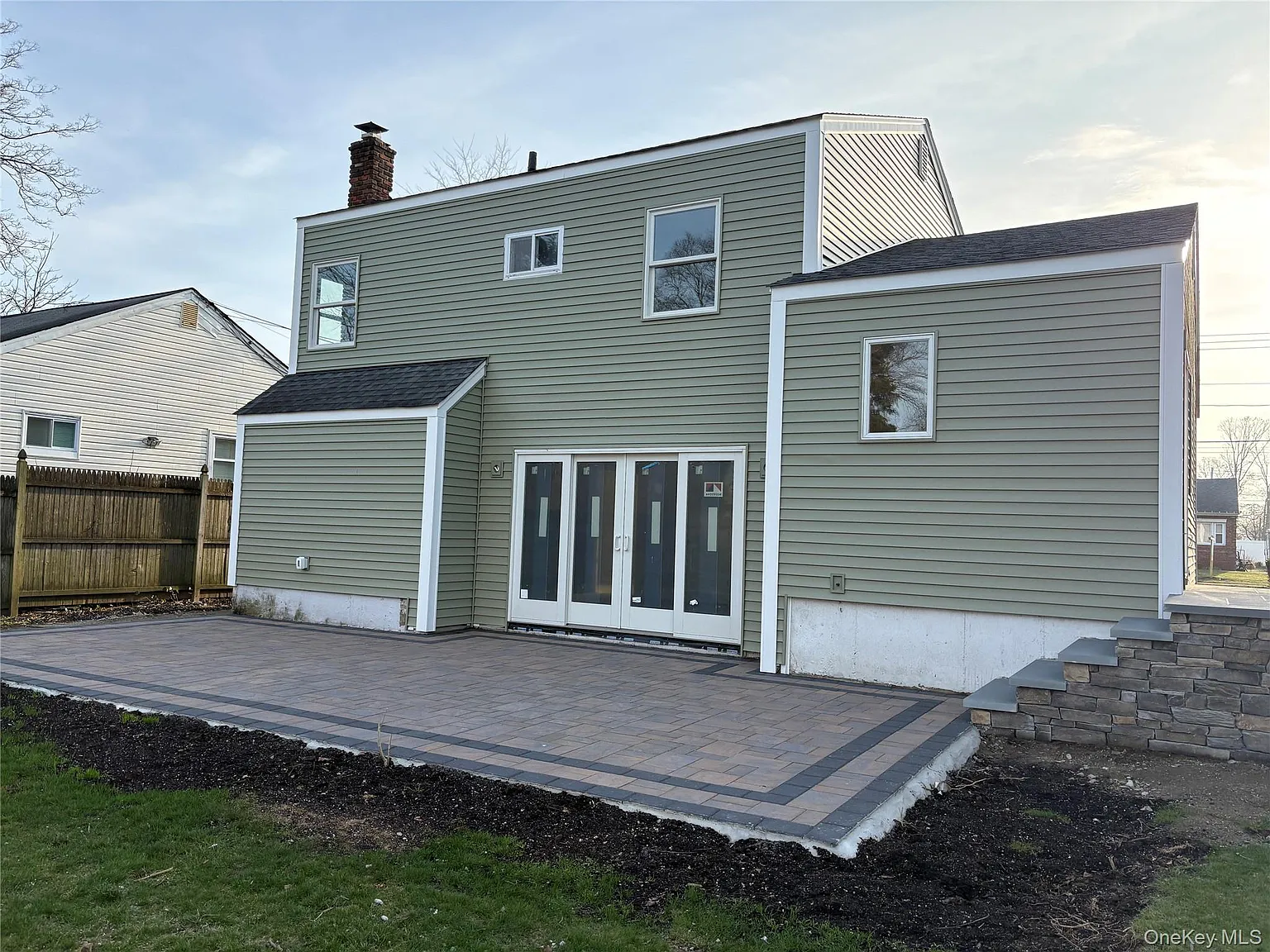 5 bed, 2.0 bath, 1589 sqft, $5,300 — Photo 3