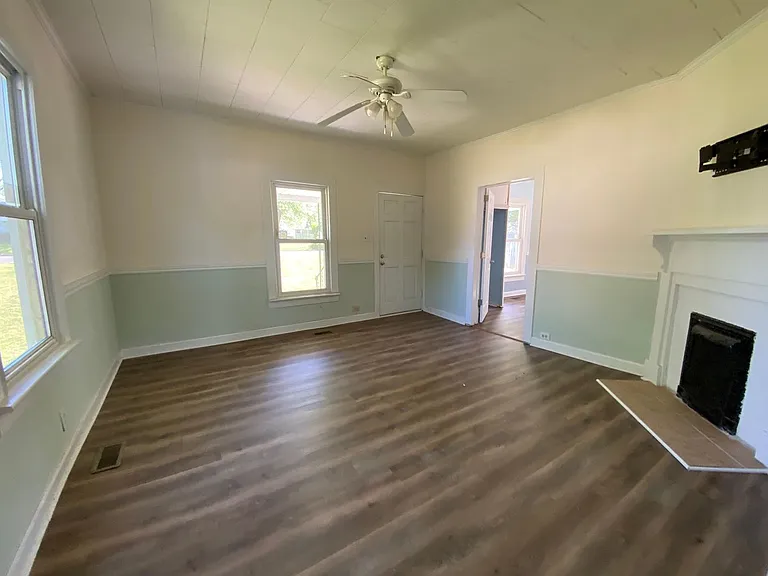 130 Oak St — Photo 15