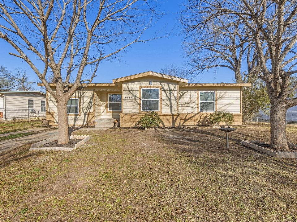 1st image of 3039 Dahlia Dr