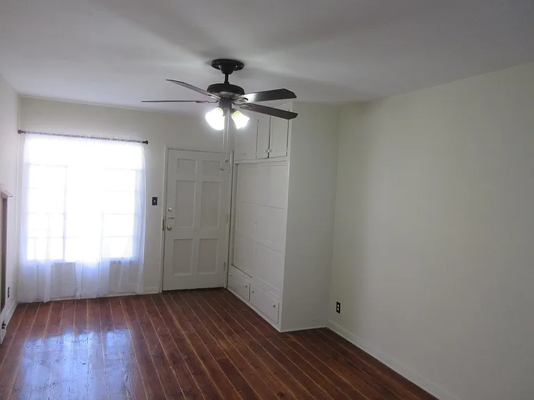 649 S Detroit St #9 — Photo 4