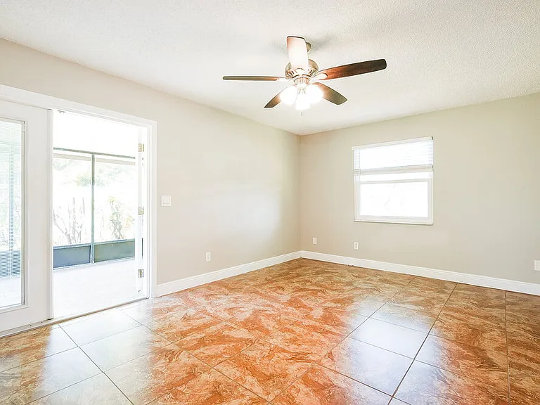 1001 Manigan Ave — Photo 7