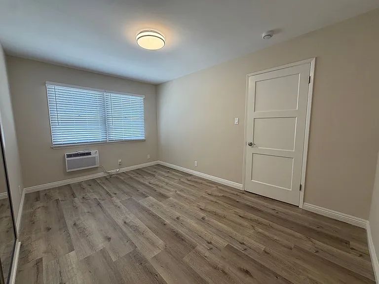 1241 E. Harvard — Photo 14