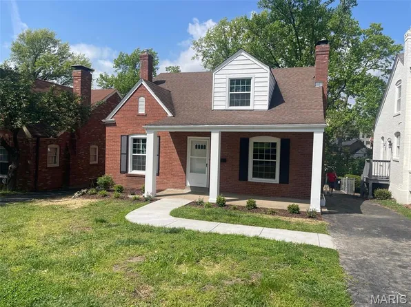 553 Westview Dr, Saint Louis, MO 63130