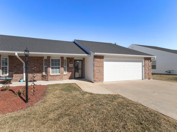 1243 Shepherds Dr, Moberly, MO 65270