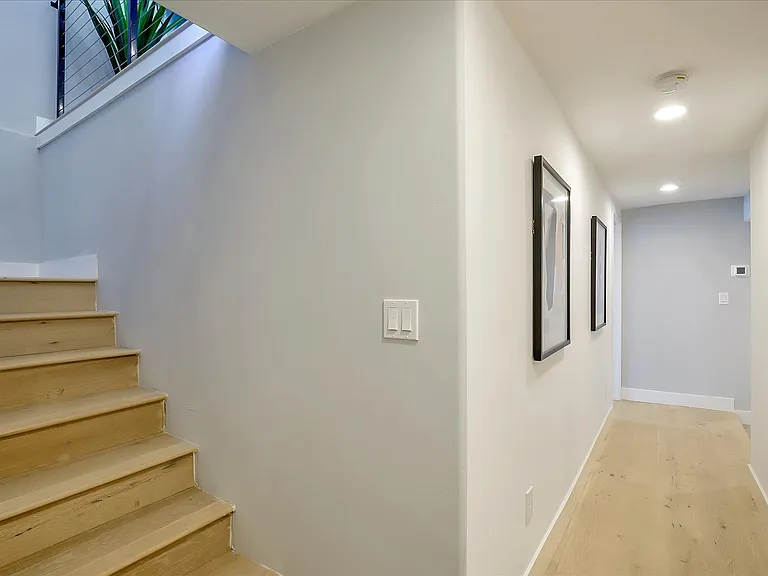 914 Everett Ave — Photo 15
