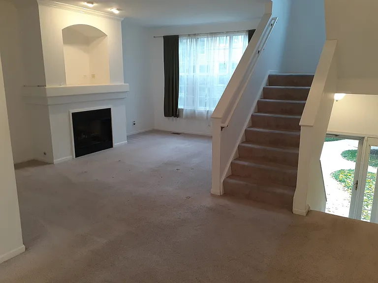 11 E Illinois Ave — Photo 4