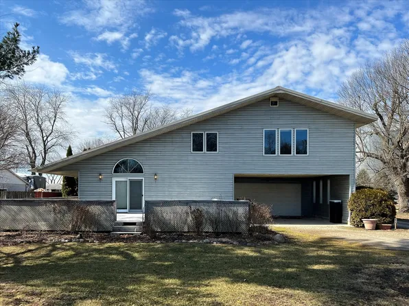 314 S Scarborough St, Sidney, IL 61877