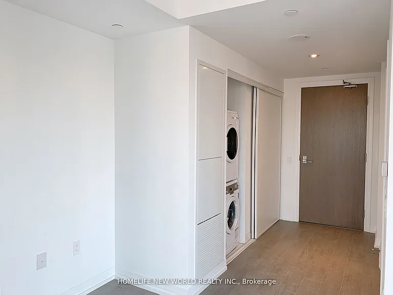 251 Jarvis St #809 — Photo 5