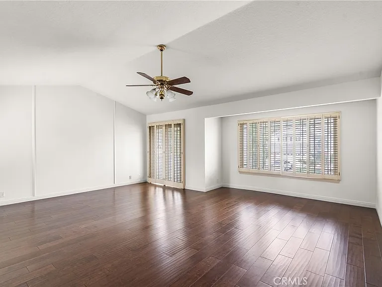 11861 Darby Ave — Photo 24