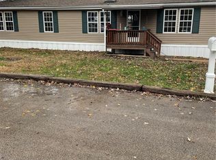 867 Thousand Pines Dr, Fenton, MO