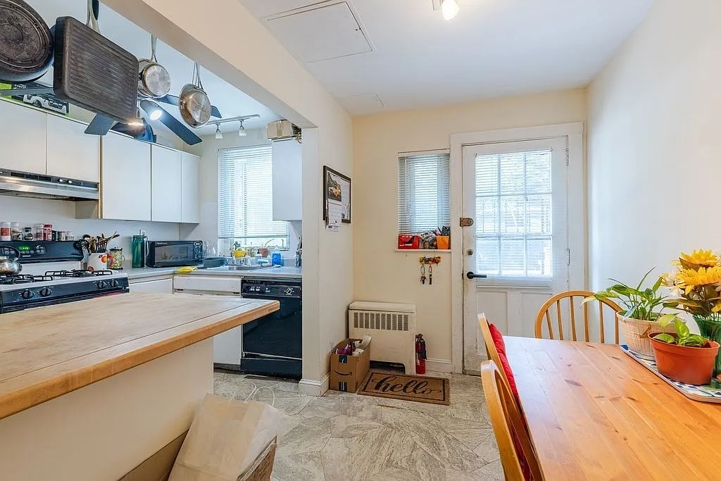 2 bed, 703 sqft, $2,750 — Photo 3