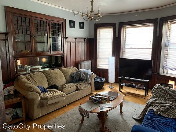 2nd image of 1838 N Oakland Ave APT 5