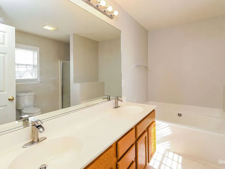 5540 Woodspring Dr — Photo 8