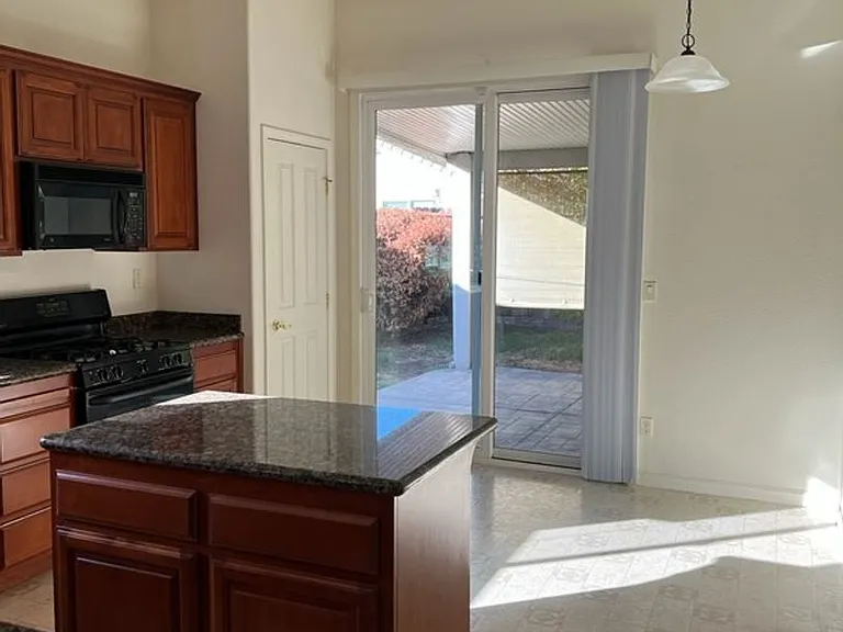 9632 Spring Breeze Ct — Photo 3