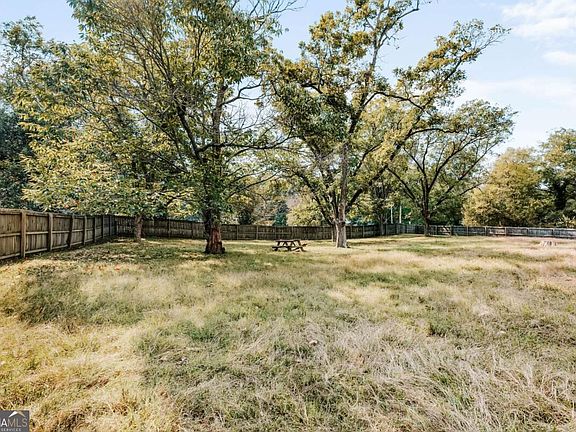 5th image of 135 Dupree St