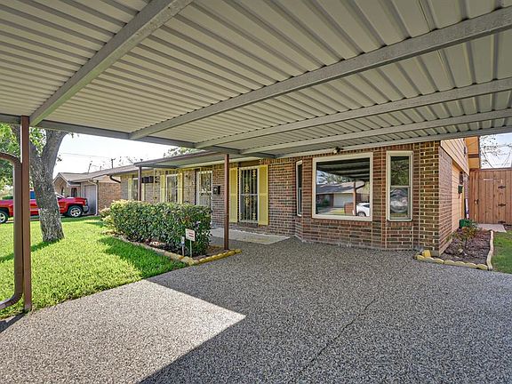 3rd image of 1313 Las Palmas Dr