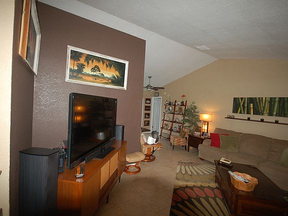 3rd image of 193 E Cedarwood Cir