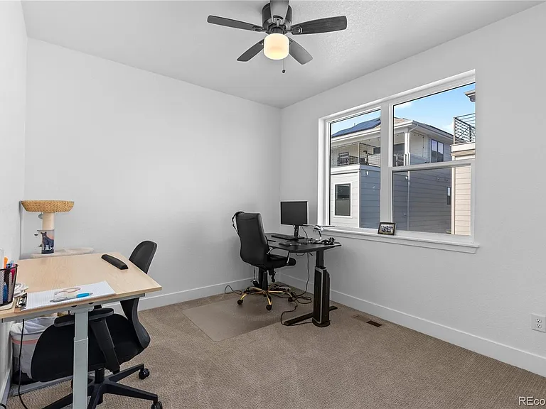 6058 N Perth St — Photo 34