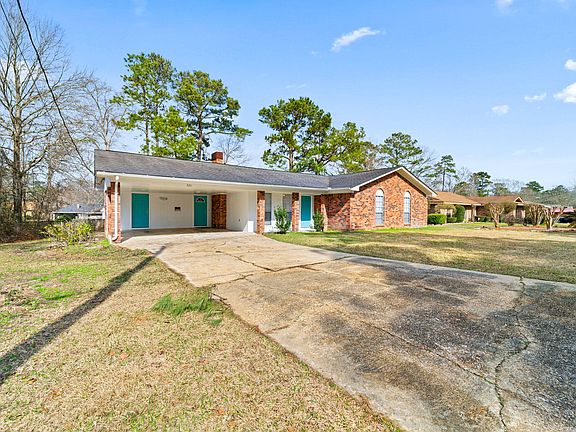 2nd image of 3211 Rosewood Dr