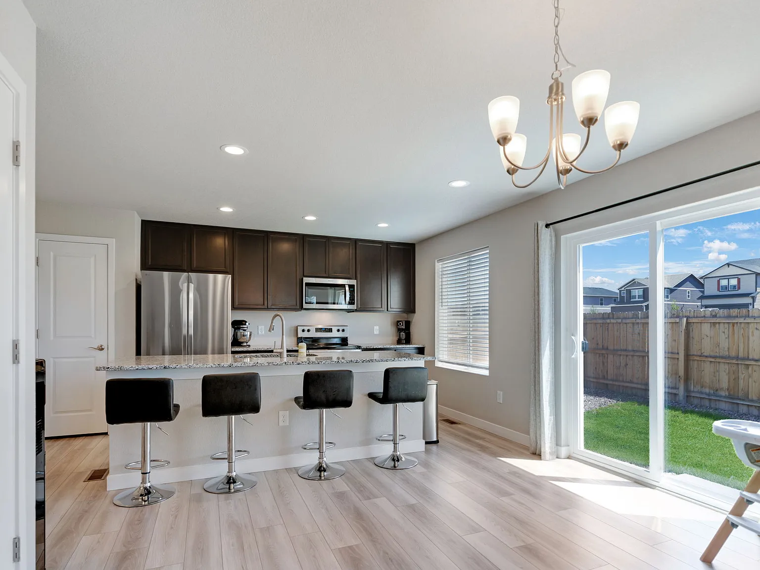 3 bed, 2.5 bath, 1505 sqft, $2,650 — Photo 4