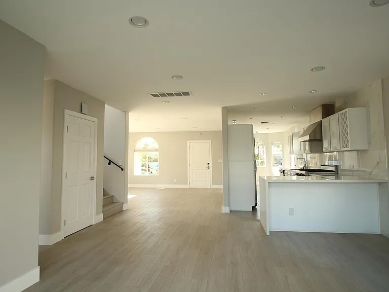 832 Rose Ave — Photo 31