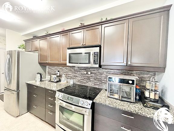 3rd image of 1030 Coronation Dr #1005