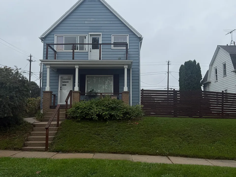 3622 E Squire Ave #1