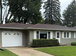 3336 Mount Vernon Dr, Waterloo, IA 50701