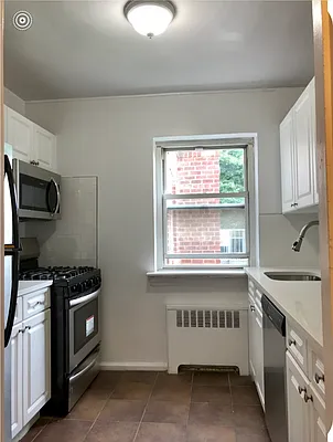 Rented by Prime Realty | media 32