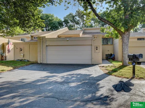 3063 S 160th Plz, Omaha, NE 68130