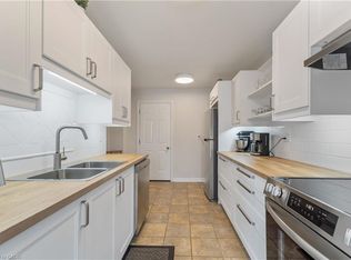 300 Rexford Dr #22, Hamilton, ON L8W 1P5