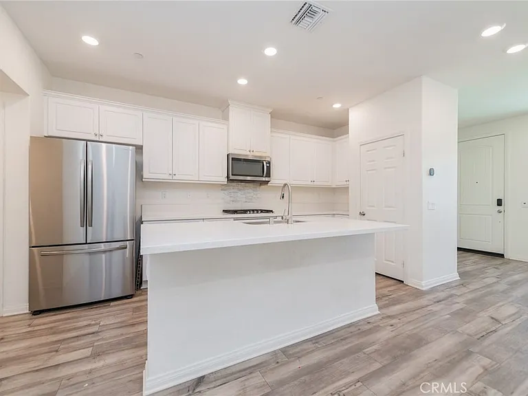 3977 E Huntington St — Photo 8