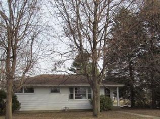 15409 Maple St, Huntertown, IN 46748