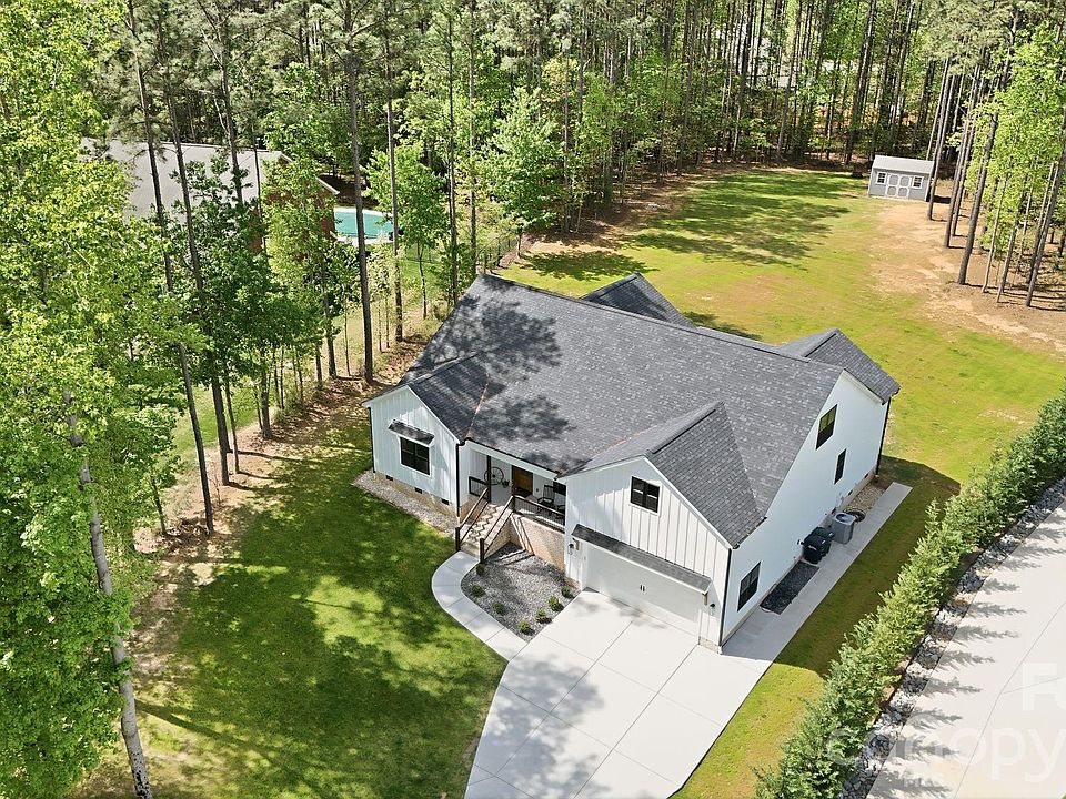 1st image of 420 Stillwater Rd