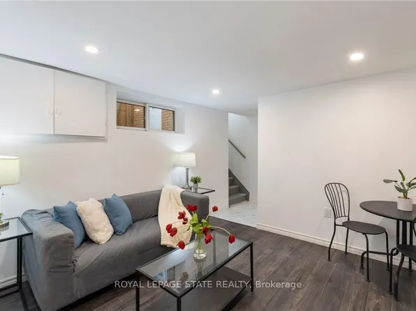 7 Purdy Cres #2, Hamilton, ON L9A 3B4