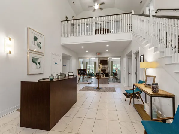 Marble Cliff Commons