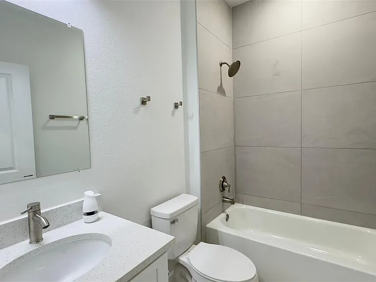 5902 N Darlington Dr — Photo 9