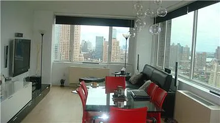 Rented by La Seven Inc.