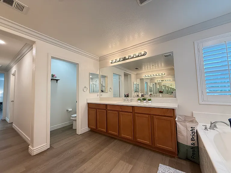 Cascade Dr — Photo 24