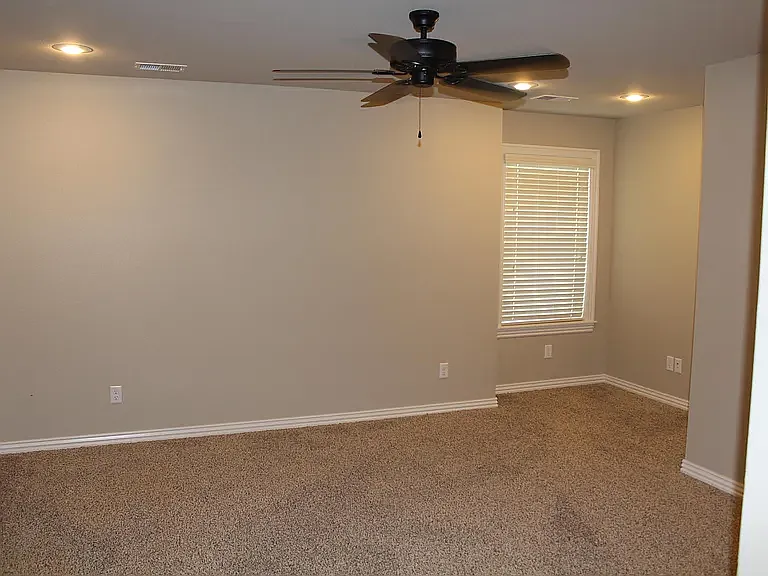 196 E Old Farmington Rd — Photo 14