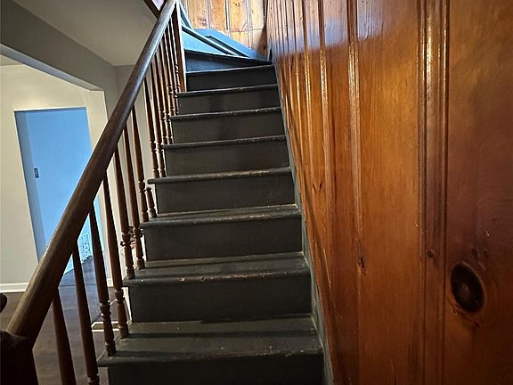 3rd image of 39 Spruce Street