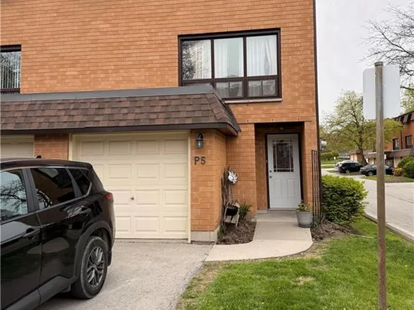 444 Stonechurch Rd W #P5, Hamilton, ON L9B 1R1