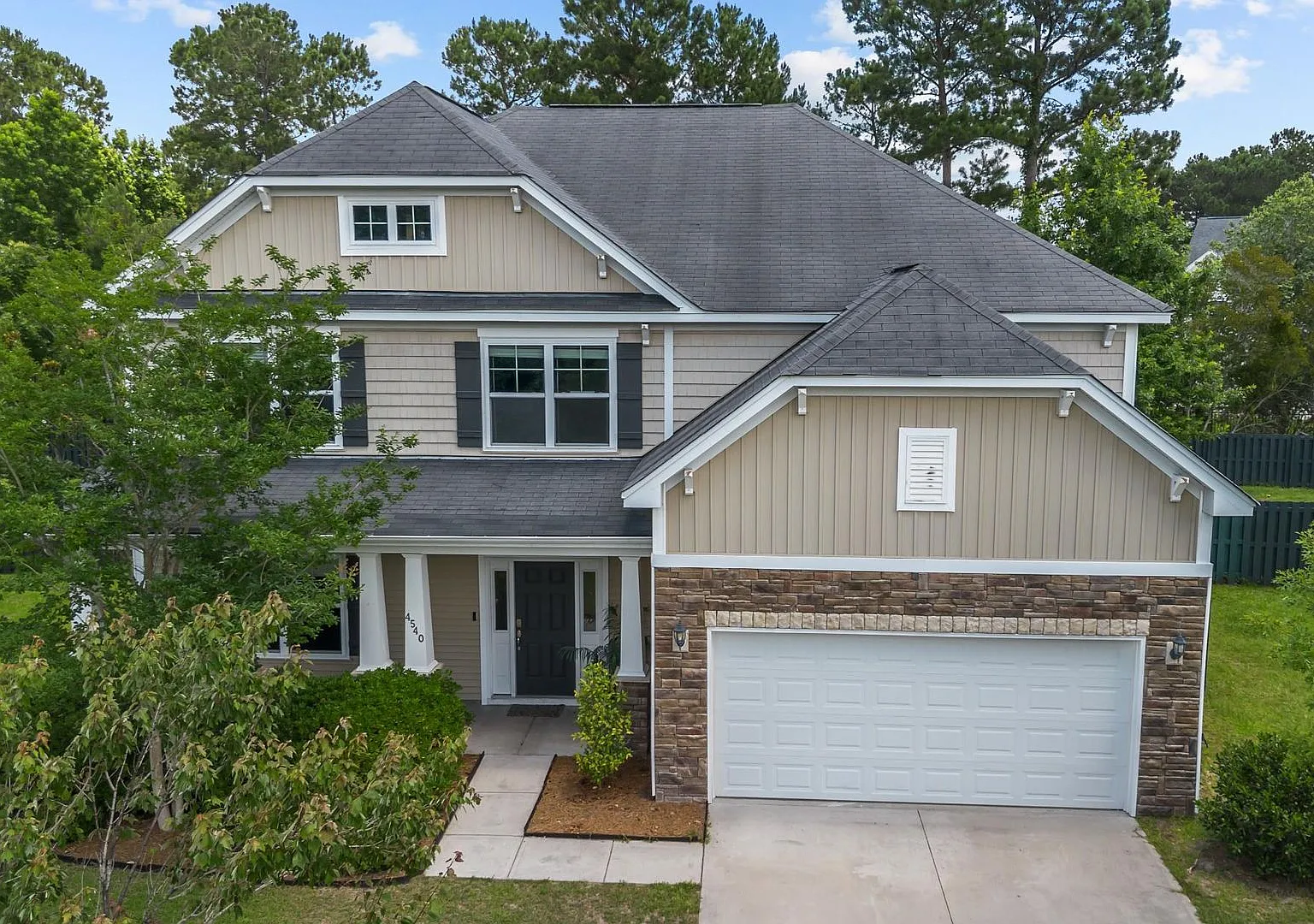 The Space You've Been Looking For 5BR Home with Massive Loft & Main-Level Primary Suite — Photo 4