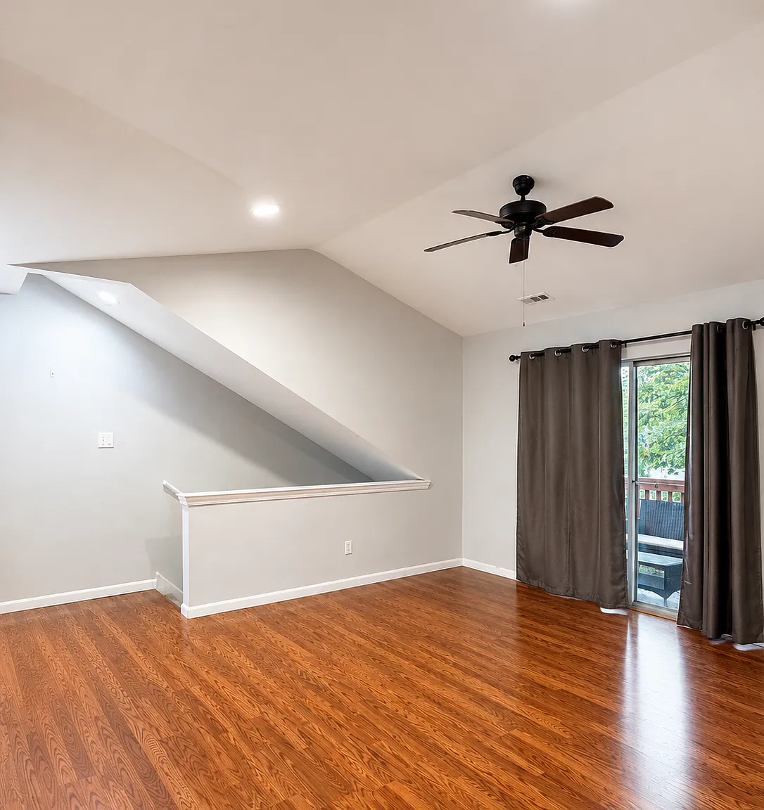 2 bed, 1086 sqft, $2,300 — Photo 3