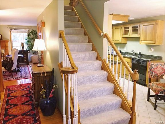 2nd image of 90 Kenton Pl
