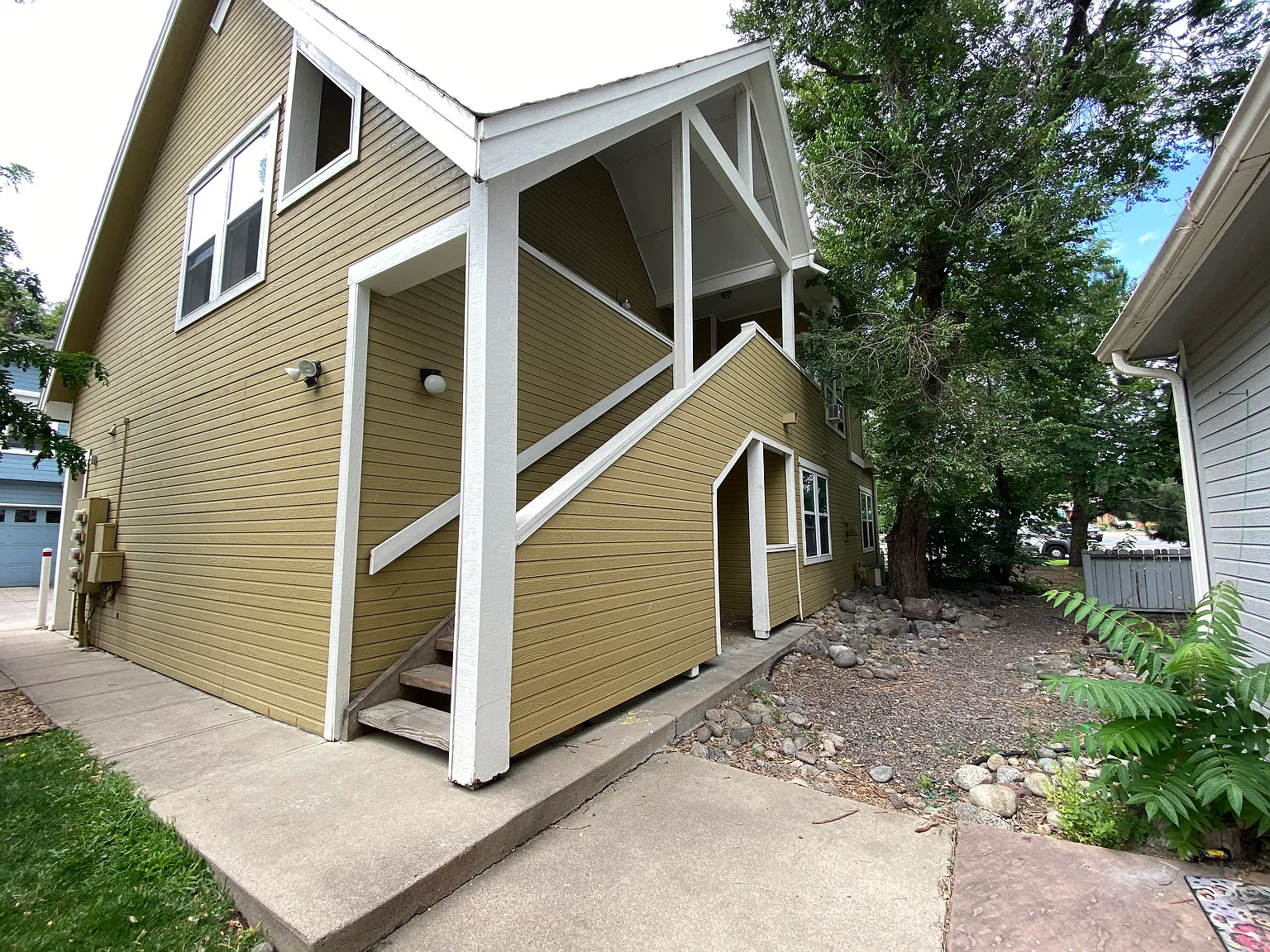 2 bed, 500 sqft, $2,200 — Photo 1