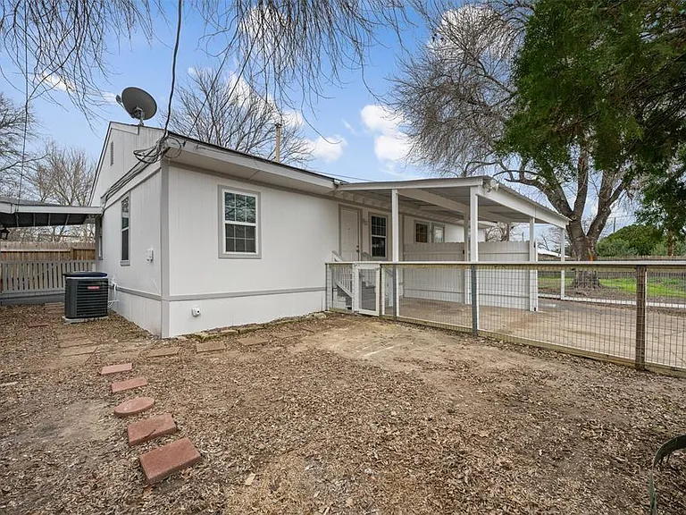 901 Valdez St #A — Photo 1
