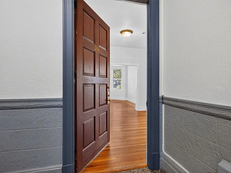 The New Carroll Apartments — Photo 21