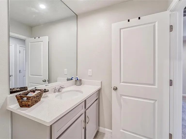11540 Rolling Green Dr — Photo 28